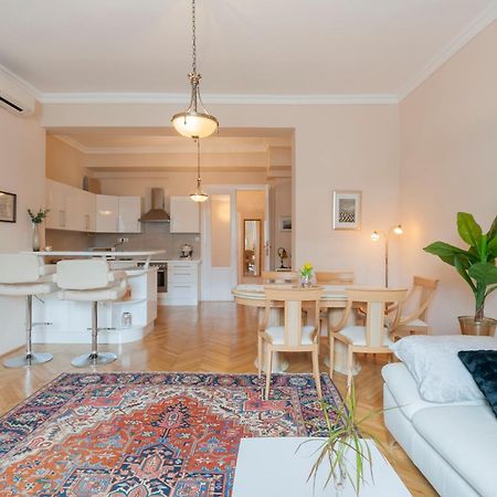 View To The Roofs Luxury Apartment With 2 Bedrooms Budapest Exterior foto
