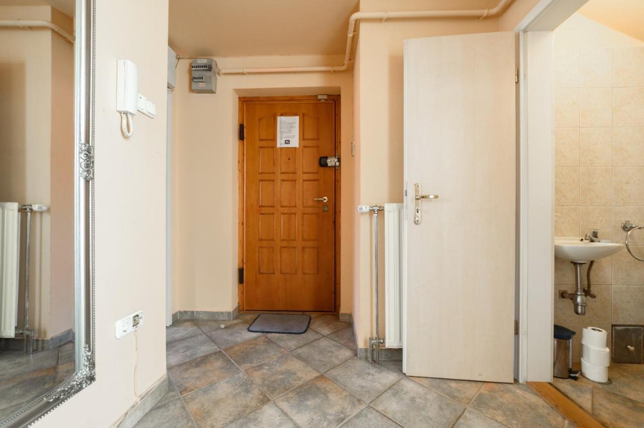 View To The Roofs Luxury Apartment With 2 Bedrooms Budapest Exterior foto