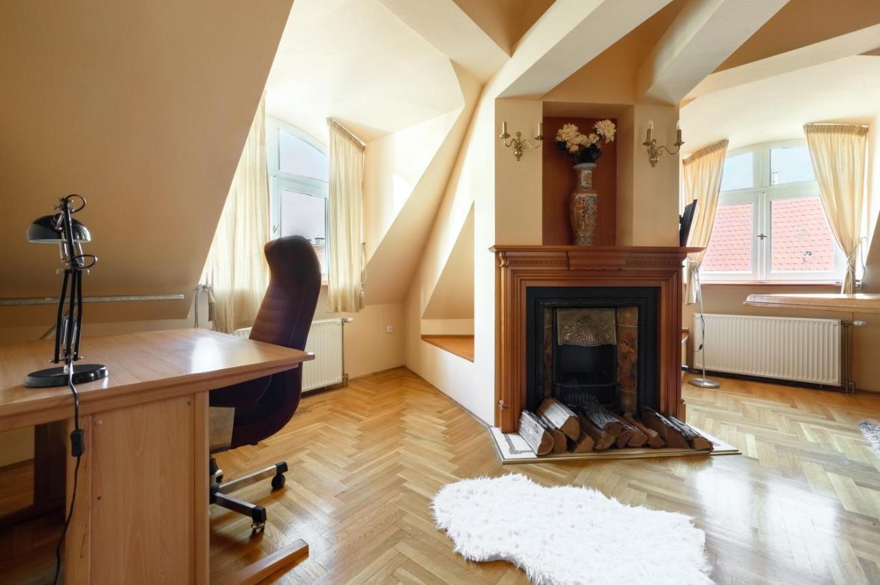 View To The Roofs Luxury Apartment With 2 Bedrooms Budapest Exterior foto