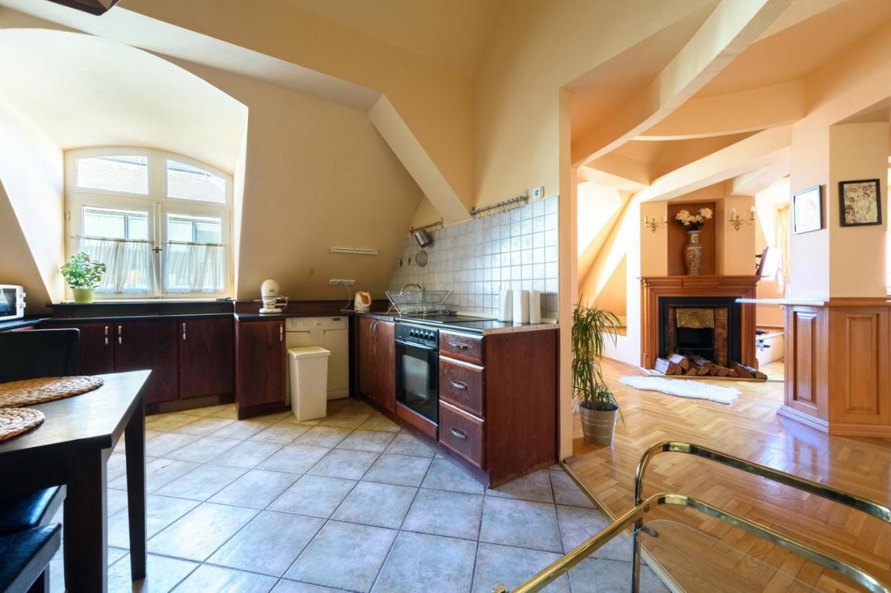 View To The Roofs Luxury Apartment With 2 Bedrooms Budapest Exterior foto