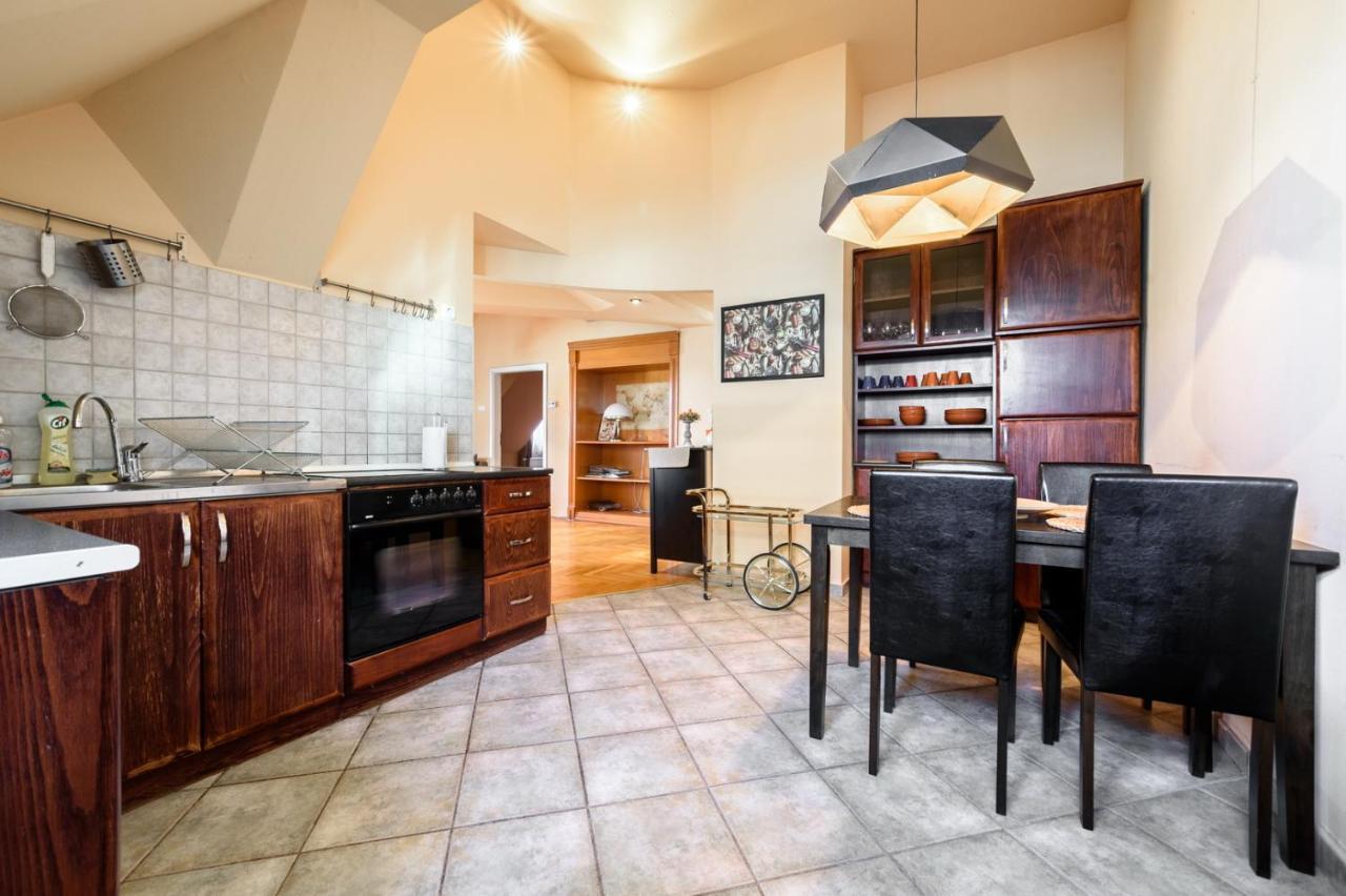 View To The Roofs Luxury Apartment With 2 Bedrooms Budapest Exterior foto
