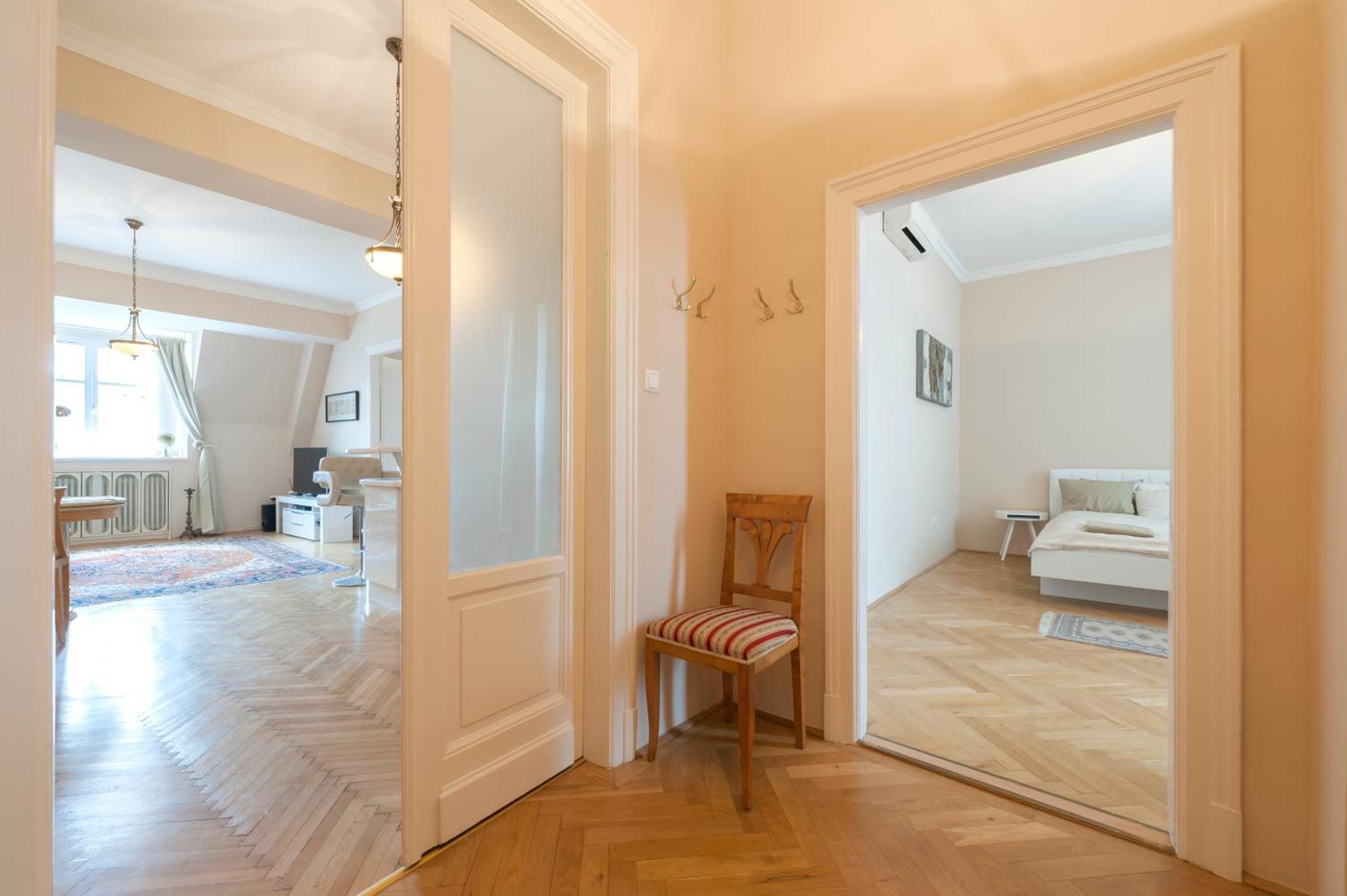 View To The Roofs Luxury Apartment With 2 Bedrooms Budapest Exterior foto