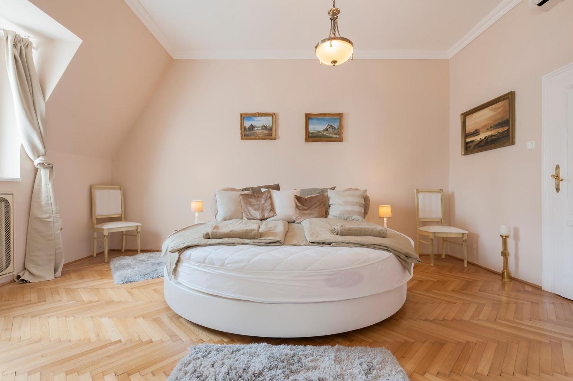 View To The Roofs Luxury Apartment With 2 Bedrooms Budapest Exterior foto