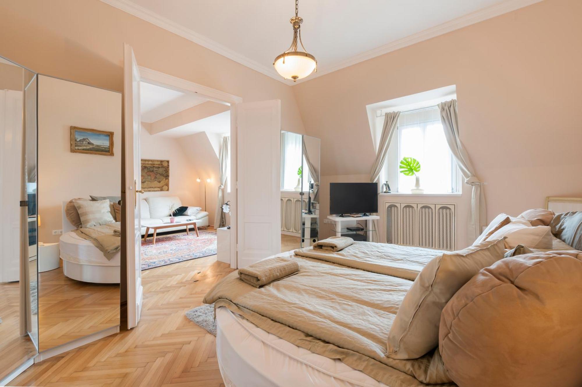 View To The Roofs Luxury Apartment With 2 Bedrooms Budapest Exterior foto