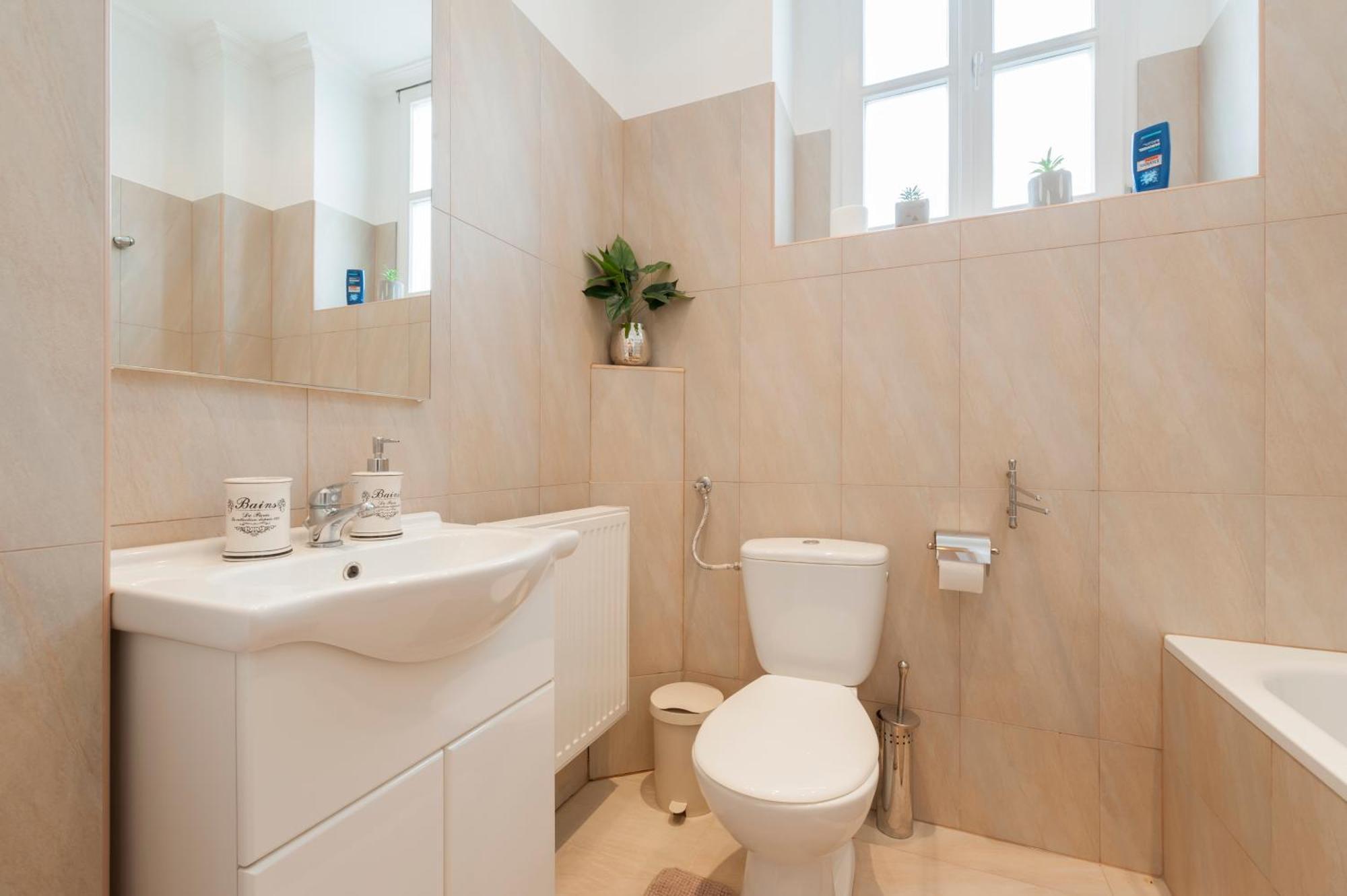 View To The Roofs Luxury Apartment With 2 Bedrooms Budapest Exterior foto
