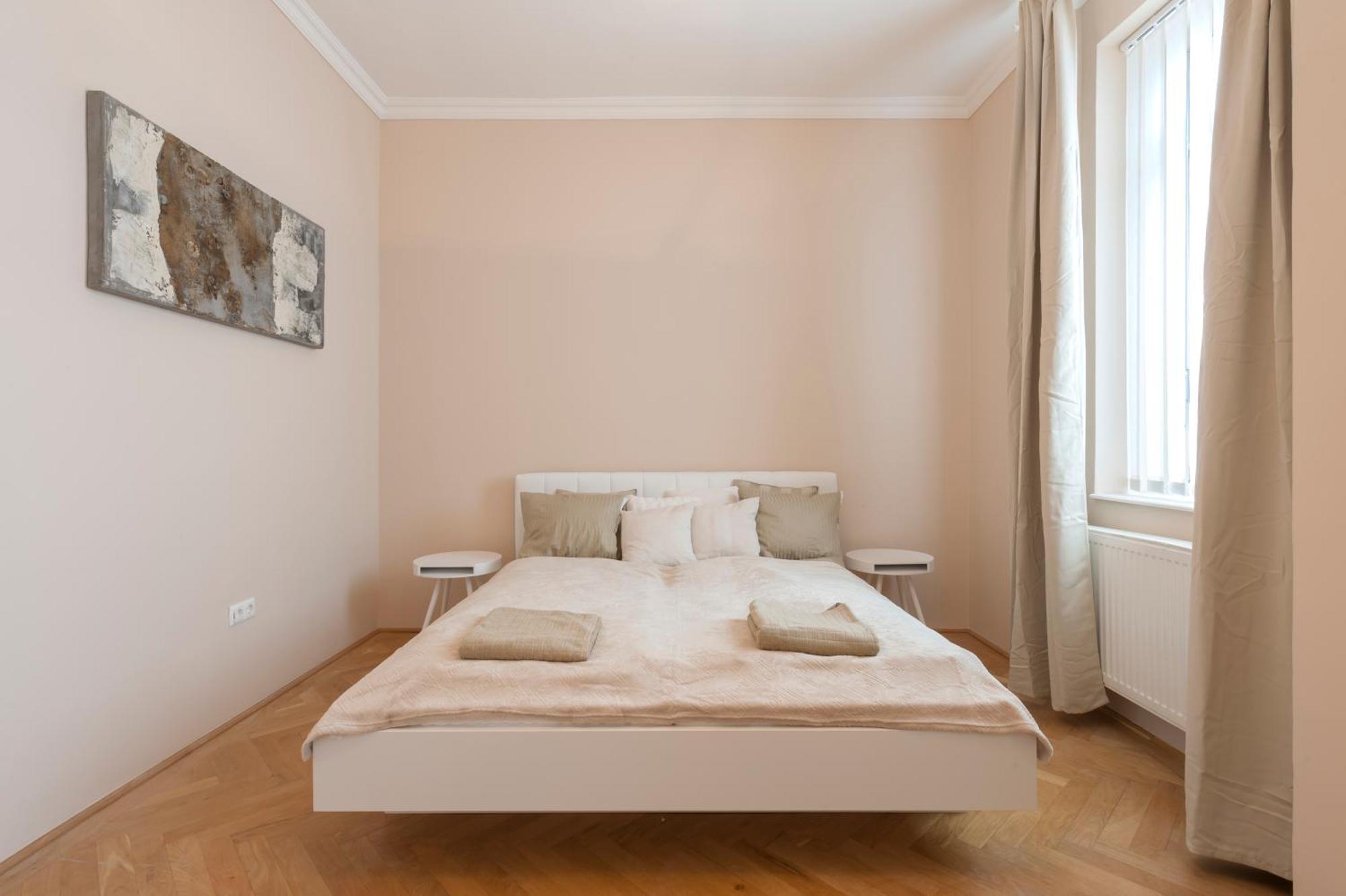 View To The Roofs Luxury Apartment With 2 Bedrooms Budapest Exterior foto